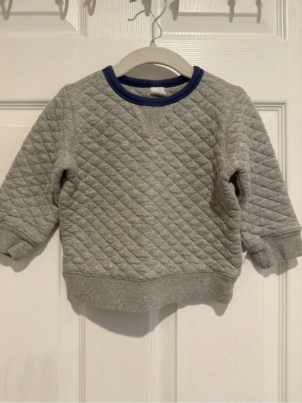 GAP Toddler Boys 2T Quilted Sweatshirt Bundle 2 Pack Gray Black Crewneck Tops